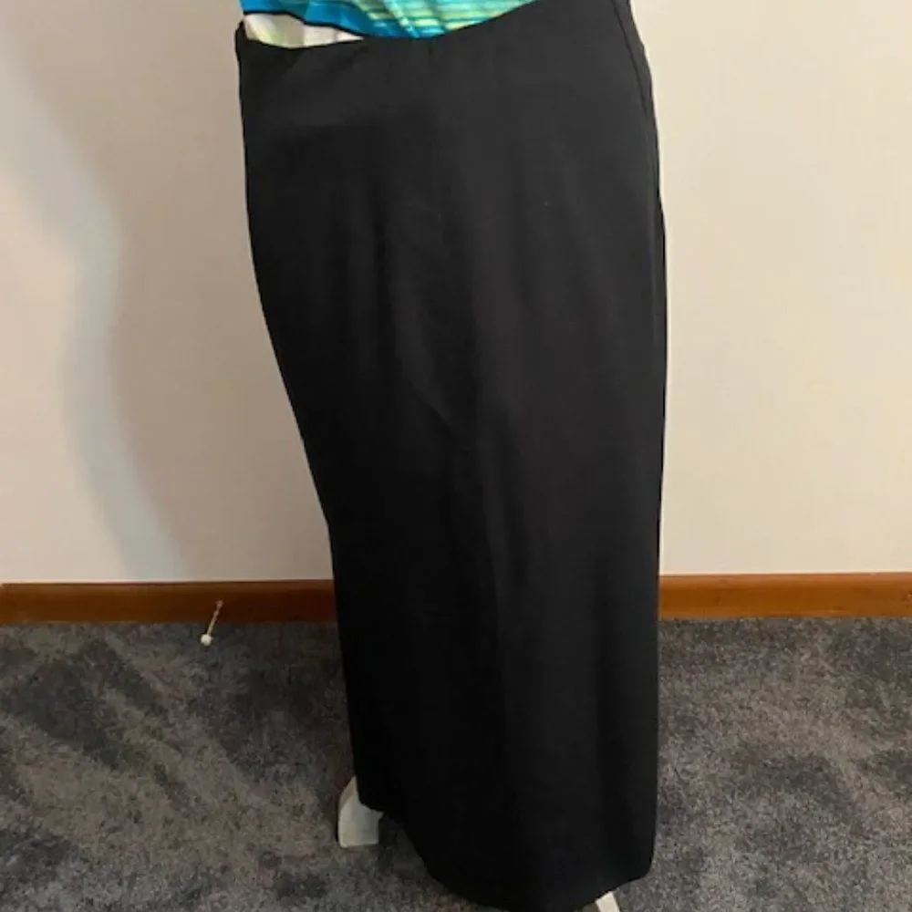 Preston & York Black pencil skirt, size 16
